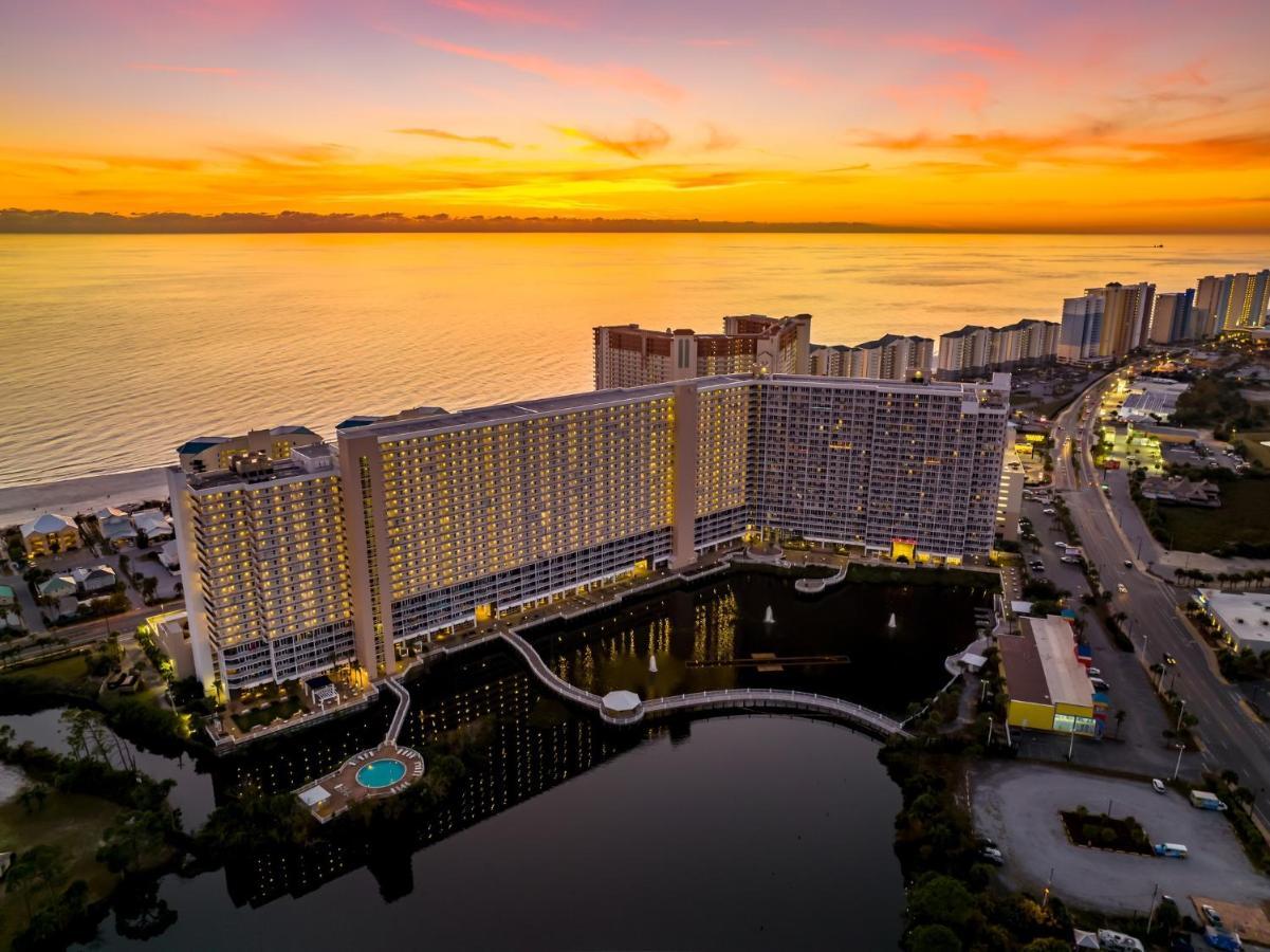 Laketown Wharf 0109 *