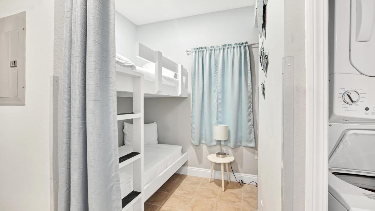 Laketown Wharf 0109 Apartment